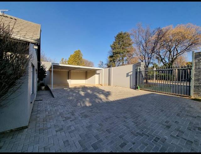 3 BEDROOM PROPERTY TO RENT IN WOODMEAD